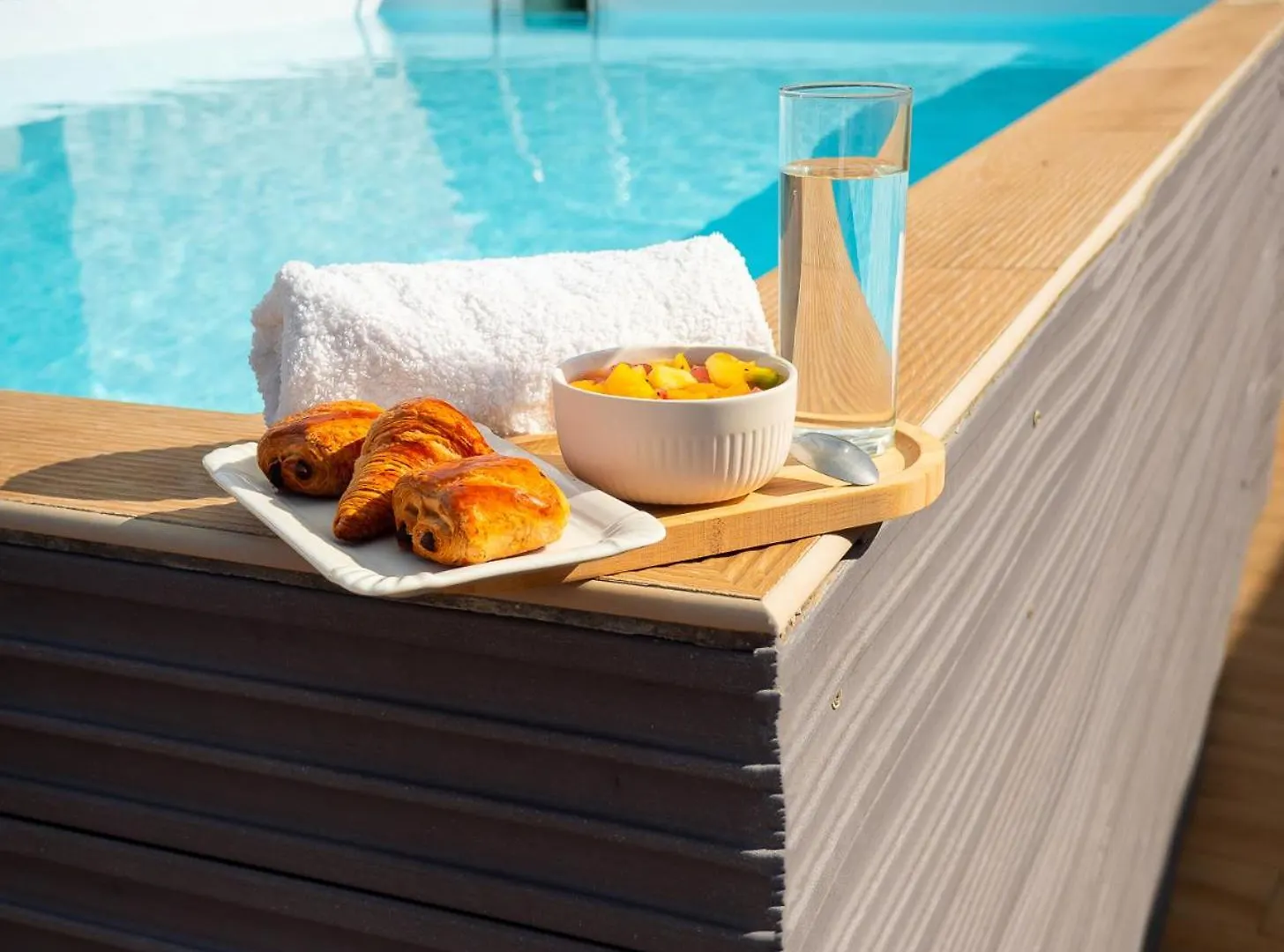 Evasion En Plein Coeur De La Ville Studio Jacuzzis Sauna Et Piscine Au Centre De 포트루이스 아파트